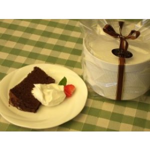 画像: チョコレートシフォン 17cm 生クリームセット